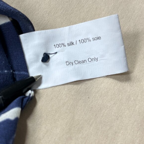 Anthropologie Top Womens Size 4 Blue White 100% Silk Floral - Picture 2 of 10